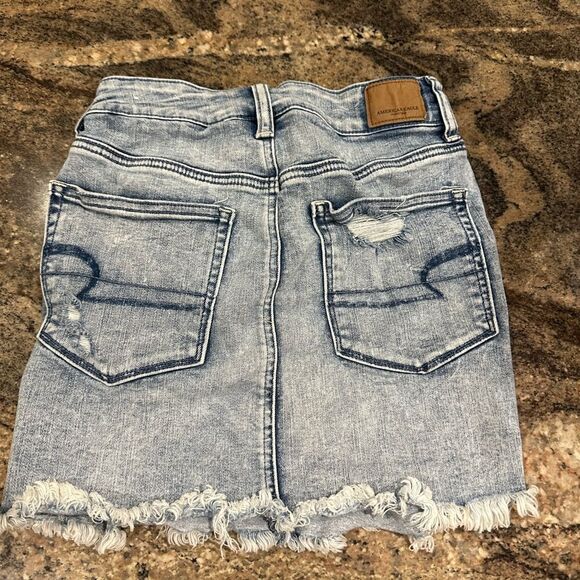 American Eagle size 0 distressed denim jean skirt stone wash - Picture 2 of 7